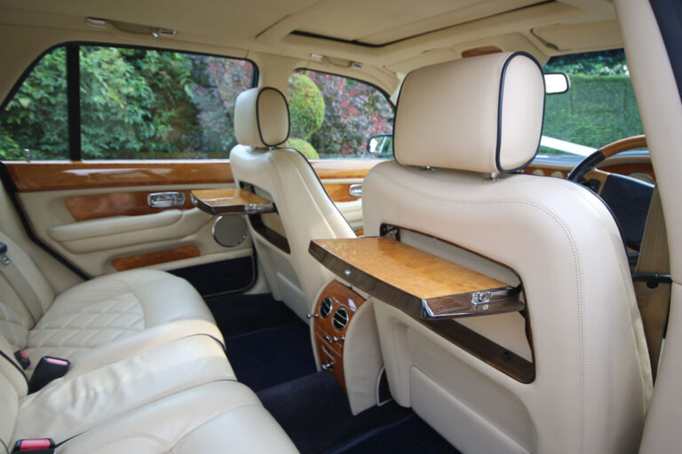 Wedding Car Hire, Dorset, Bentley Arnage wedding car, Windsor Blue Bentley, luxury wedding car Dorset, chauffeur-driven Bentley hire, elegant bridal car, Wedding Cars Dorset, wedding car Dorset, wedding car Somerset, wedding car Hampshire, wedding car Wiltshire, modern classic wedding car, Bentley wedding vehicle hire, premium wedding transport UK